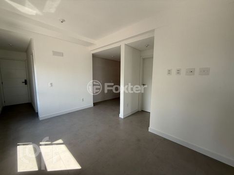Image 8 - 915884