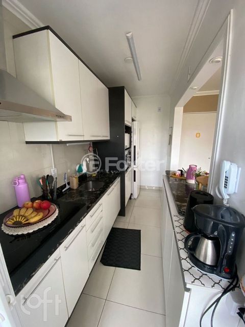 Image 1 - 915887