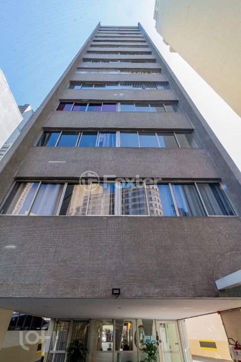 Image 6 - 915893