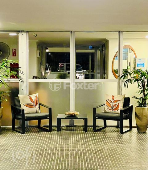 Image 7 - 915893