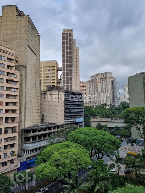 Image 6 - 915893