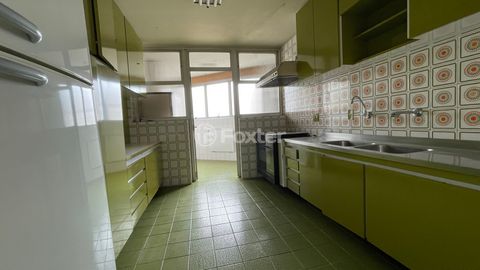 Image 4 - 915897