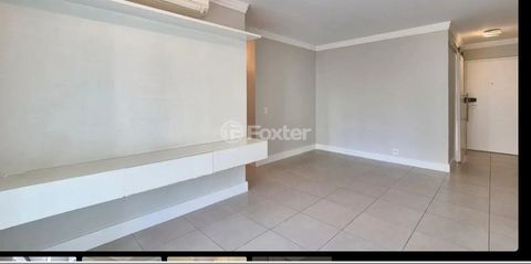 Image 1 - 915903