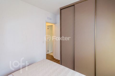 Image 7 - 915907