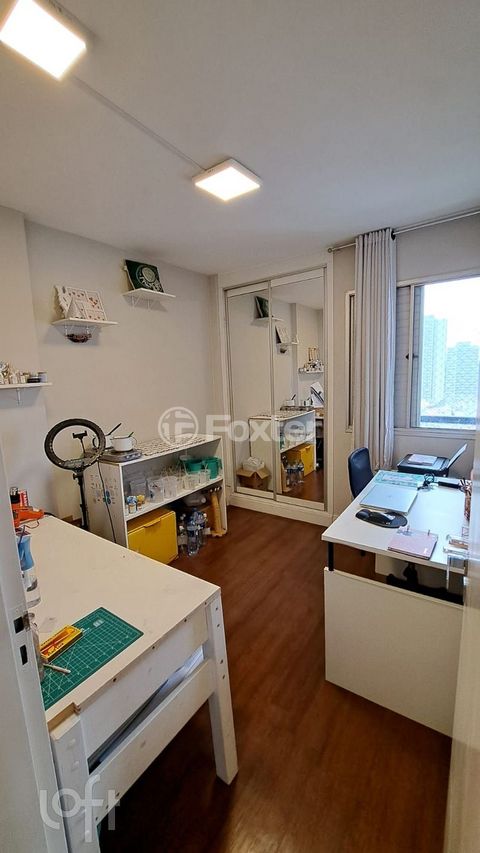 Image 8 - 915911