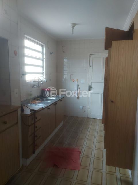 Image 4 - 915913