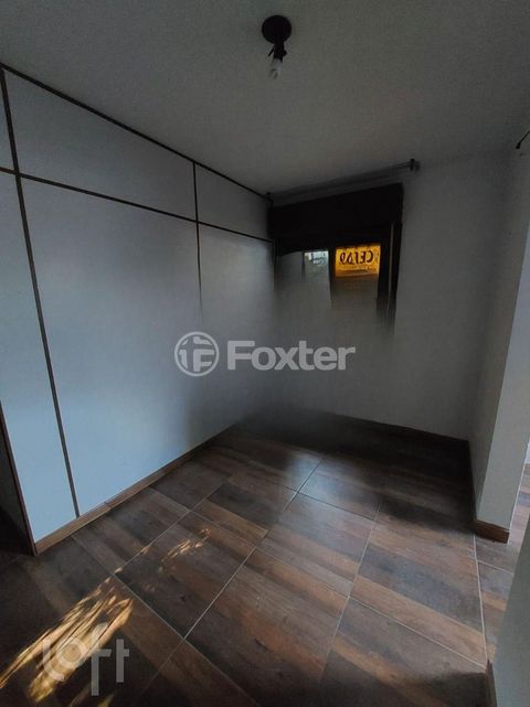 Image 7 - 915925