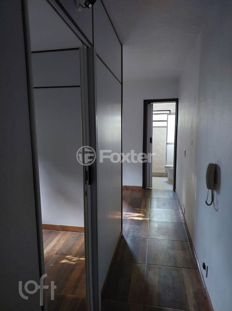 Image 11 - 915925