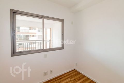 Image 7 - 915926