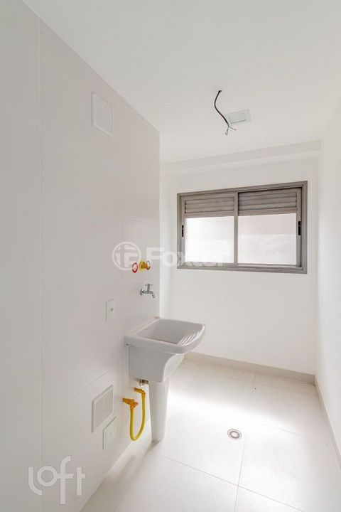 Image 4 - 915926