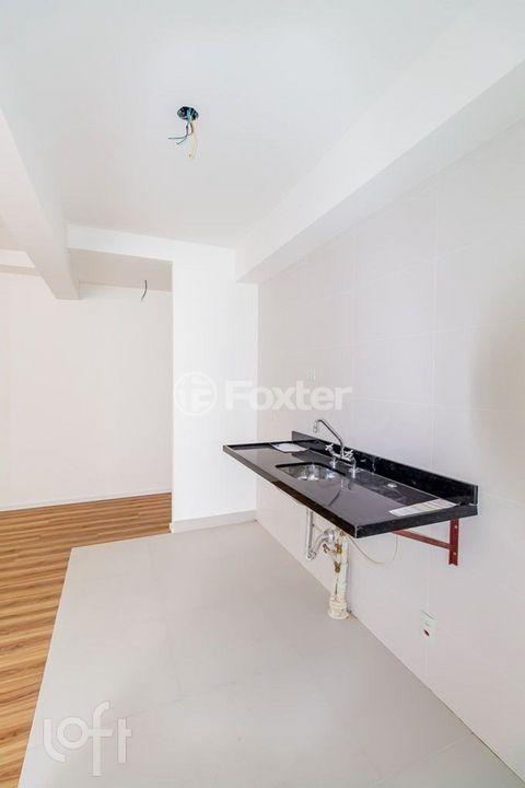 Image 4 - 915934