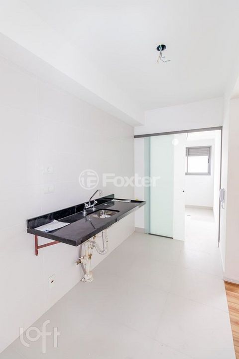 Image 5 - 915934