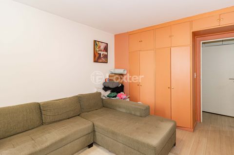 Image 7 - 915935