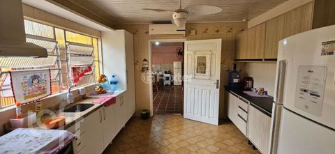 Image 10 - 915944