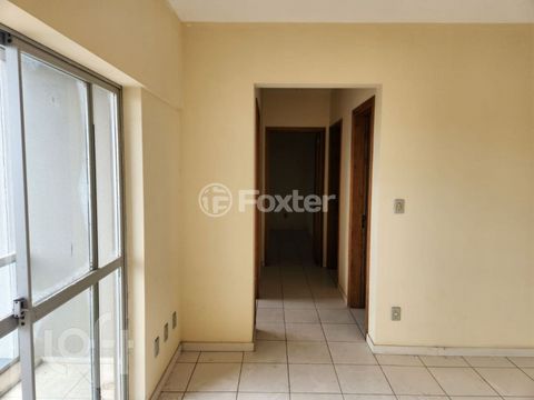 Image 17 - 915945