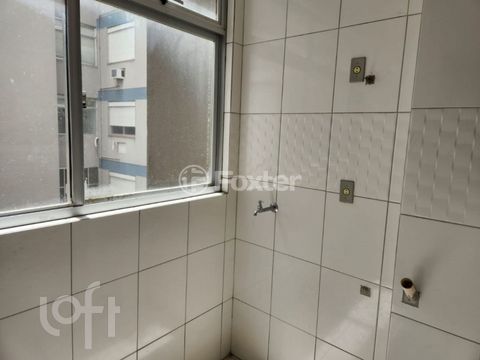 Image 4 - 915945
