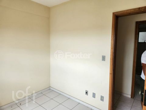 Image 6 - 915945