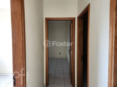 Image 1 - 915945