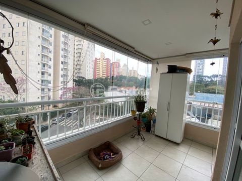 Image 8 - 915960