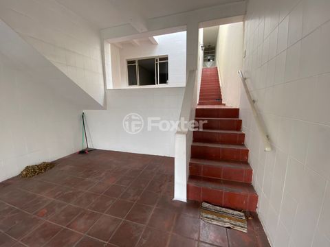 Image 1 - 915971
