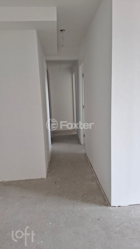 Image 3 - 915978