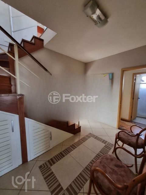 Image 6 - 915982
