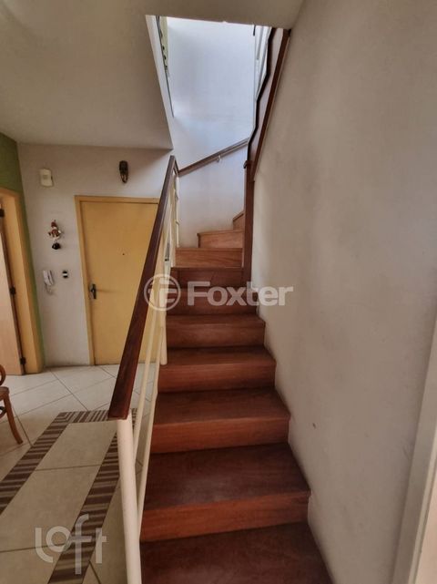 Image 7 - 915982