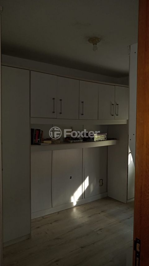 Image 4 - 915984