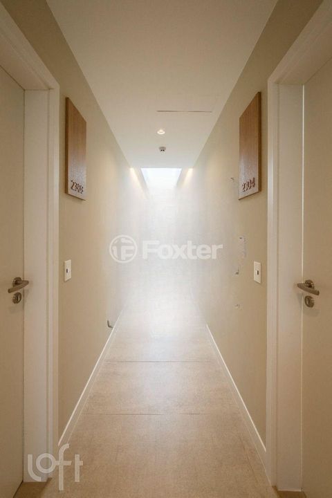 Image 11 - 916011