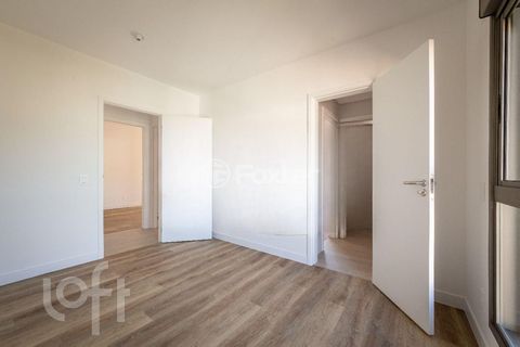 Image 7 - 916011
