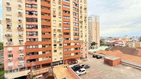 Image 17 - 916073