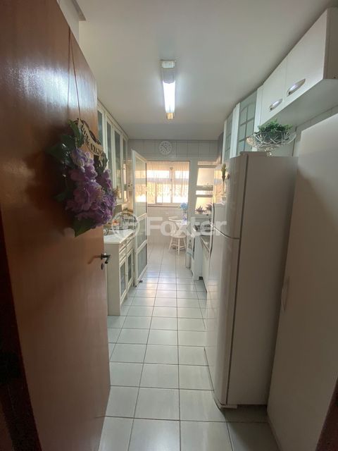 Image 4 - 916087