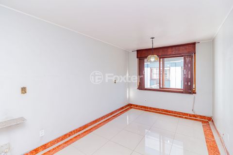 Image 1 - 916093