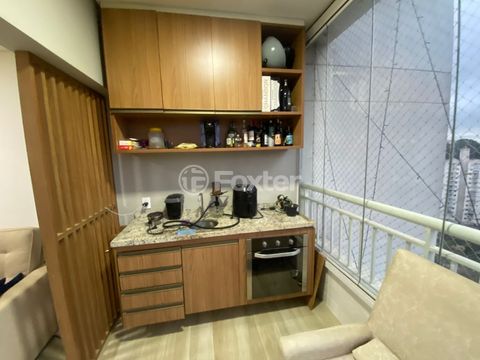 Image 6 - 916251