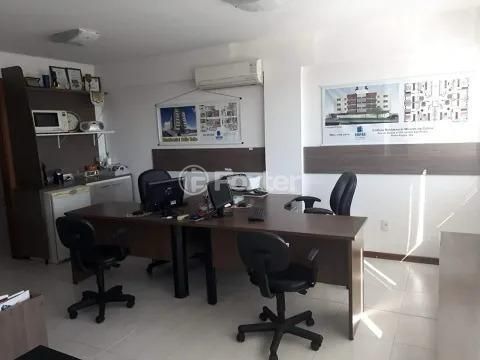 Image 4 - 916273