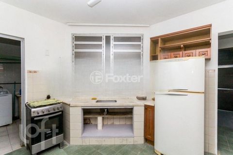 Image 19 - 916285