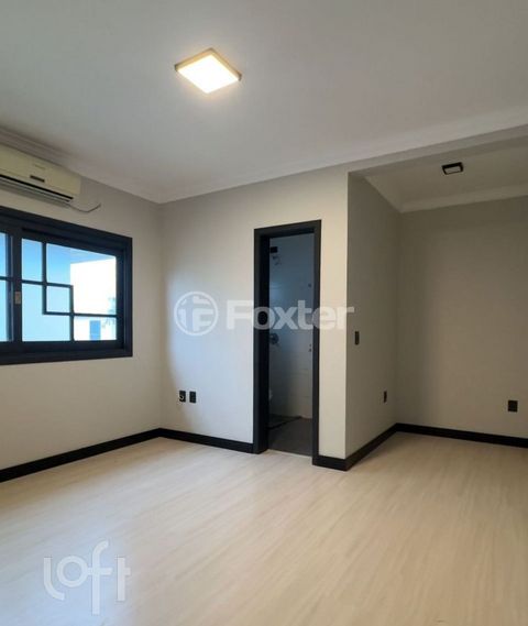 Image 4 - 916292
