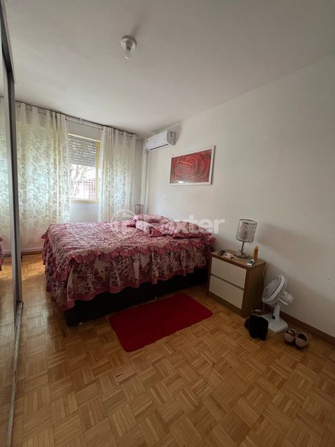 Image 3 - 916302