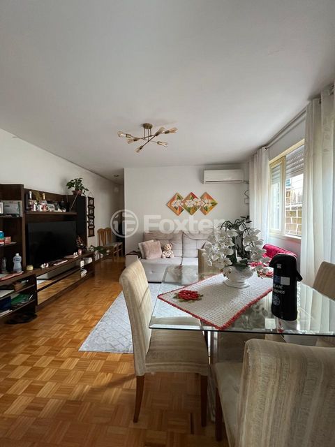 Image 1 - 916302