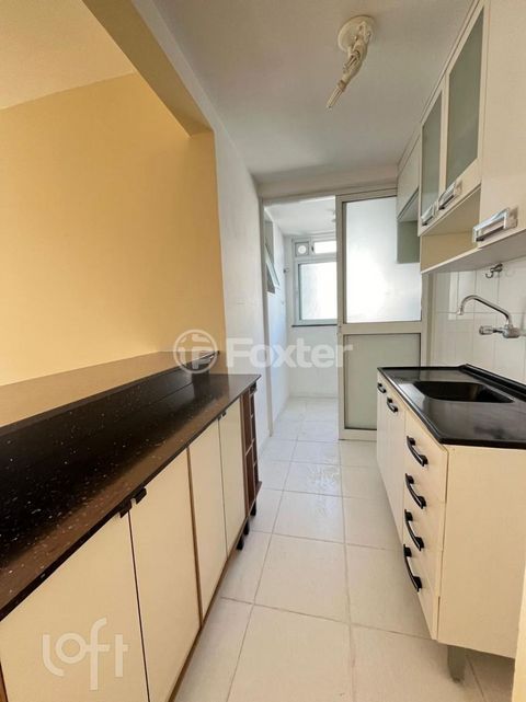 Image 1 - 916324