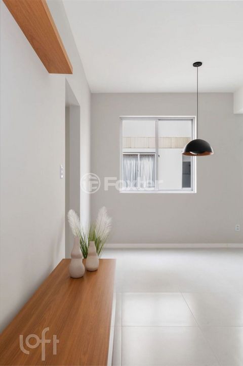 Image 5 - 916340