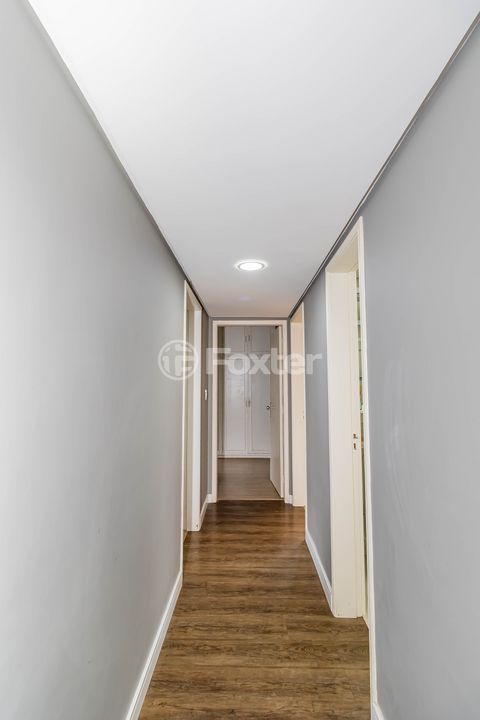 Image 5 - 916343