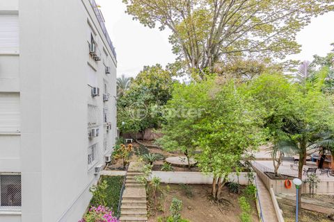 Image 10 - 916343