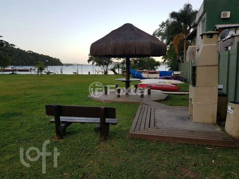 Image 6 - 916350