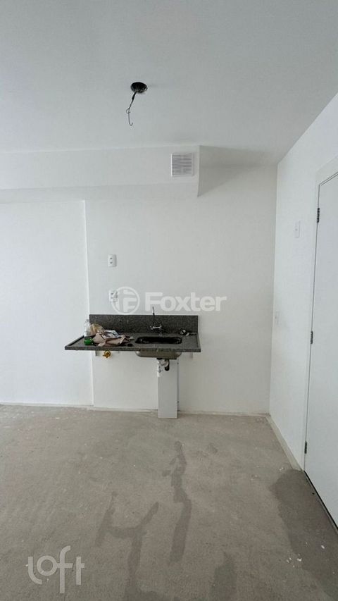 Image 5 - 916353