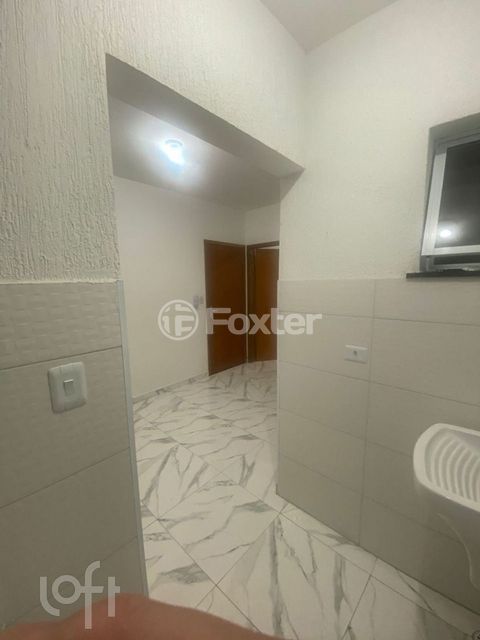 Image 4 - 916358