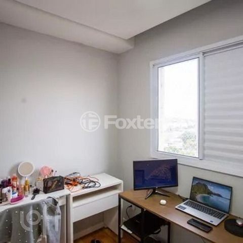 Image 4 - 916360