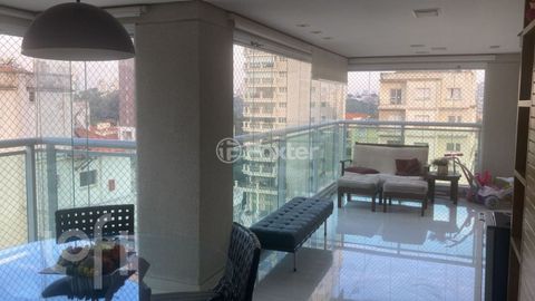 Image 5 - 916361