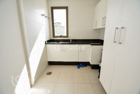 Image 13 - 916372
