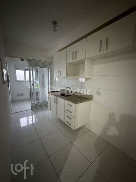 Image 7 - 916375